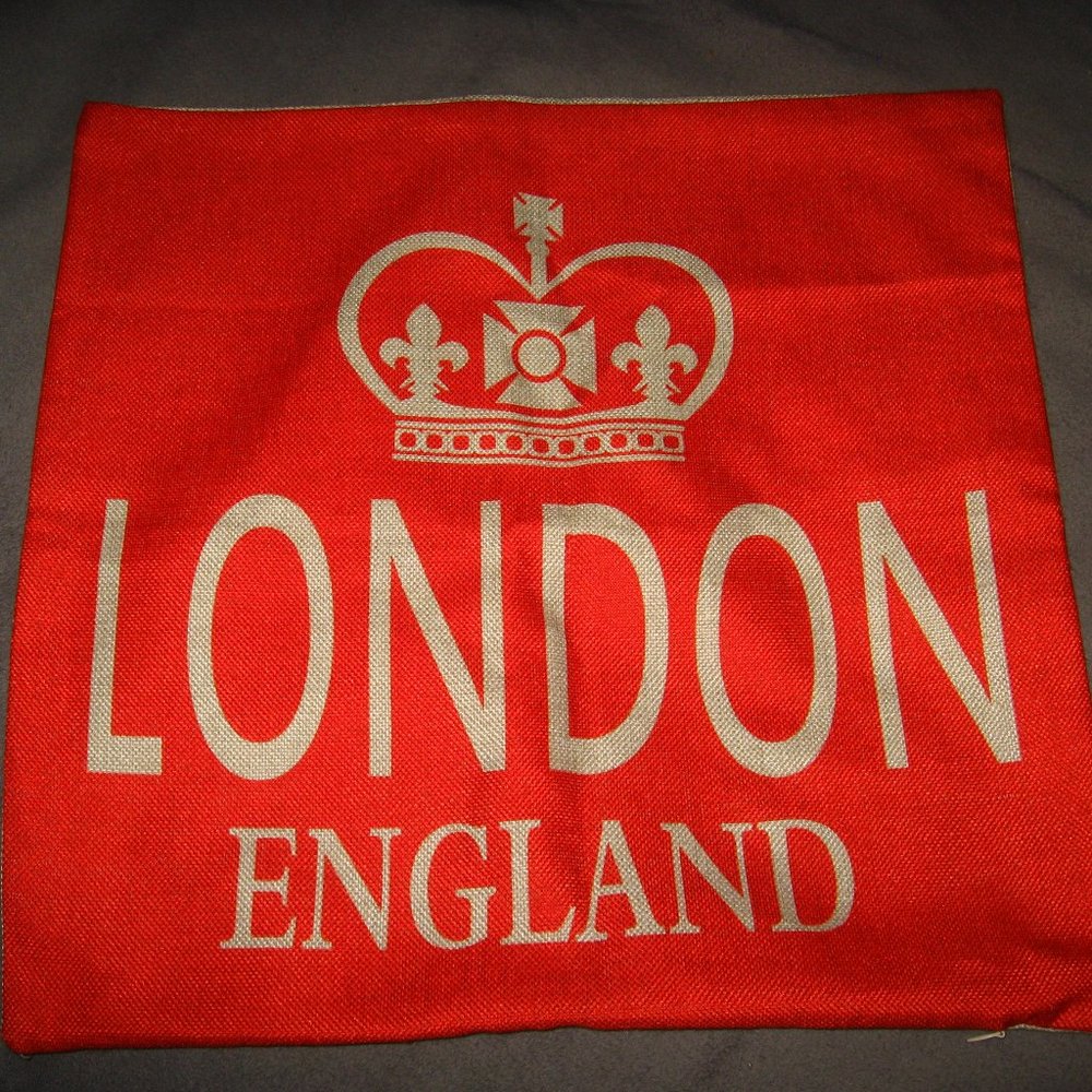 🇬🇧 London England UK Crown Souvenir Pillow Cover